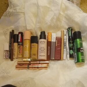 18pc DRUGSTORE MAKEUP BUNDLE